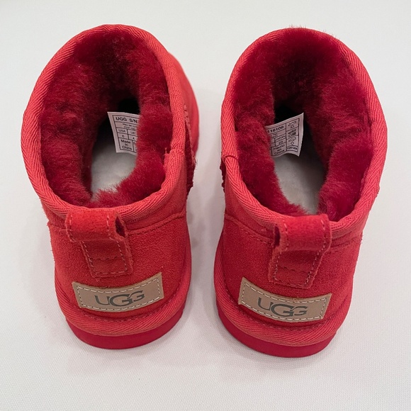 UGG Classic Ultra Mini Shearling Boots in Samba Red Size 6 / 37 - Picture 4 of 7